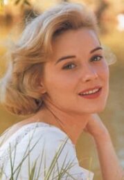 Hope Lange